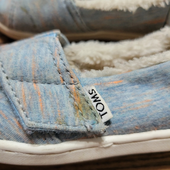 Fuzzy Toms - Picture 4 of 8